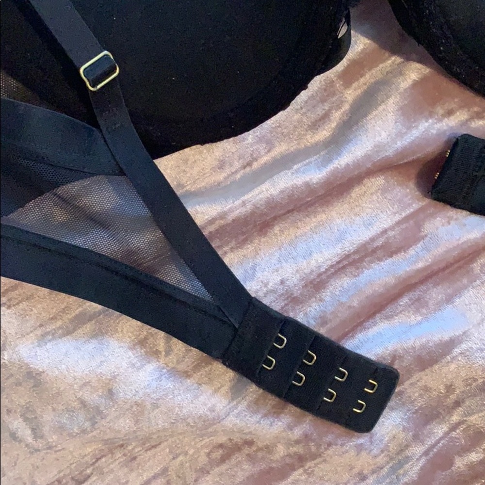VS Black Lace Push Up Bra - Picture 4 of 6